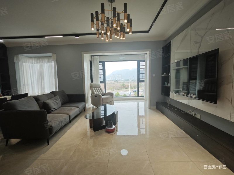 景小铁一蔚莱别苑 旁合景映月台 精装4房 拎包入住 随时看房