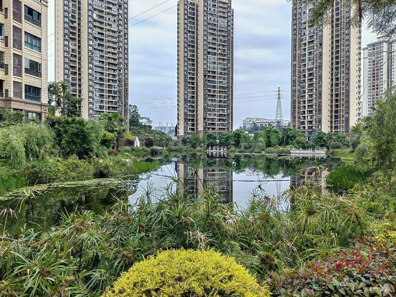 重庆房产网>重庆二手房>合川二手房>合川宝龙城市广场二手房>众泰翡翠