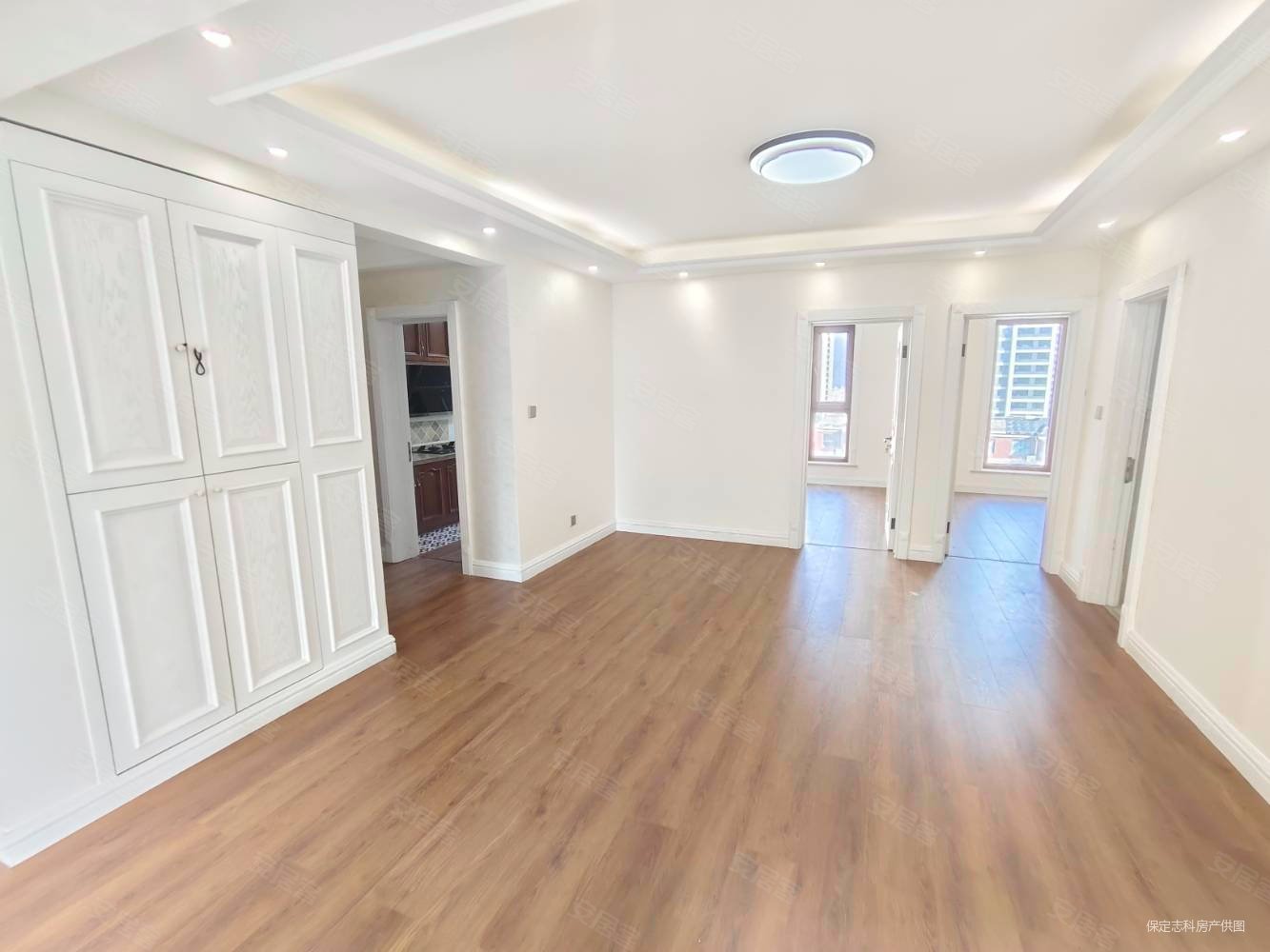 源盛嘉禾B区4室2厅2卫158.5㎡南北132万