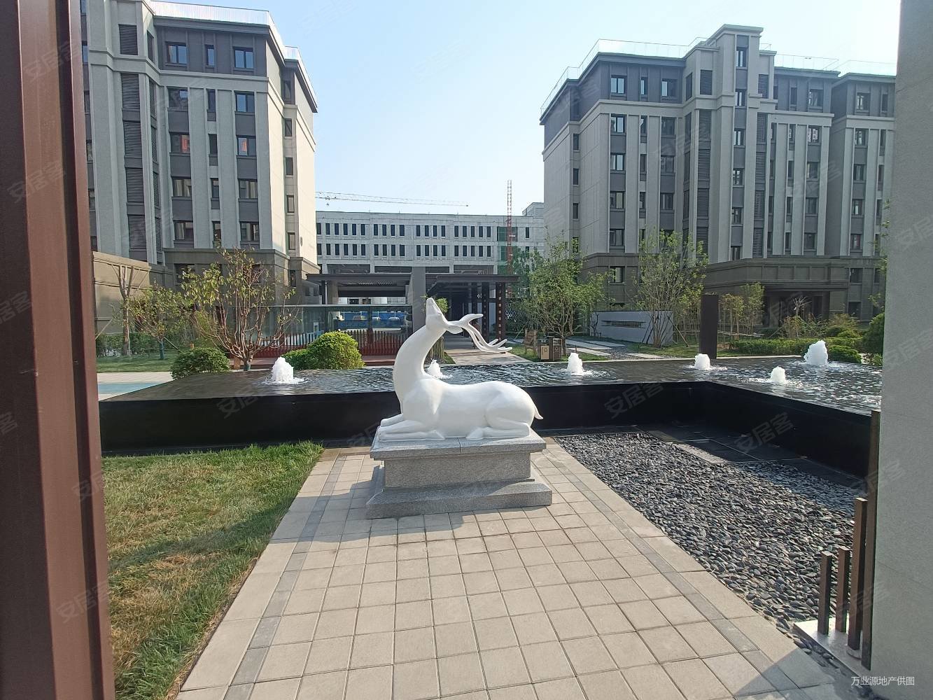 天成华境3室2厅3卫164㎡南北368万