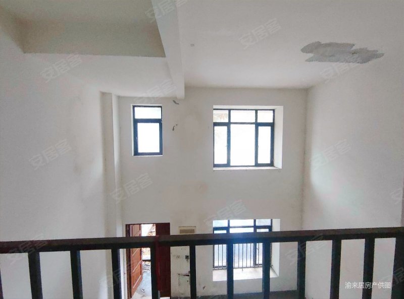 门口50米轻轨站,联排别墅仅售188万,带车位,全采光地下室,融城华府