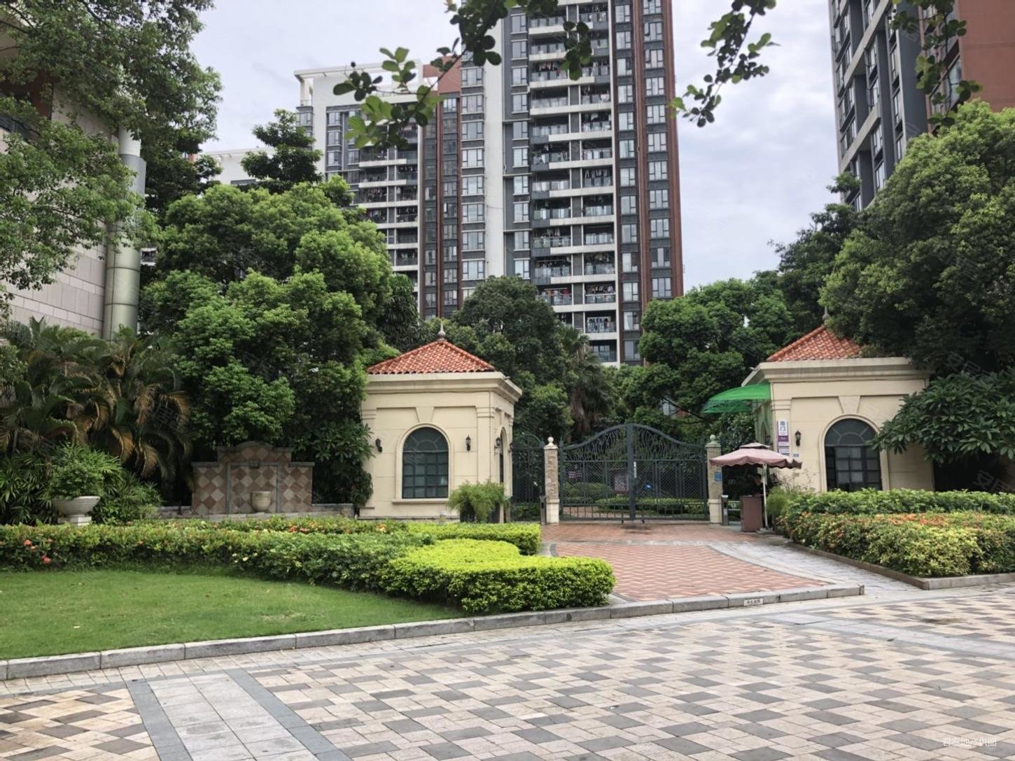 地铁口首付50万全包南城香树丽舍精装修两房拎包入住