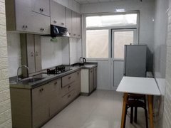 哈尔滨道里中央大街紧邻尚志大街地铁口，哈一百，尚志大街西十五道街交口1楼，两室出租房源真实图片