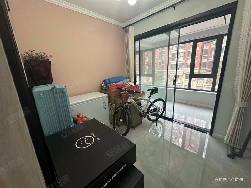 金誉兰庭洋房精装套四双卫近医院次新小区精装可拎包入住