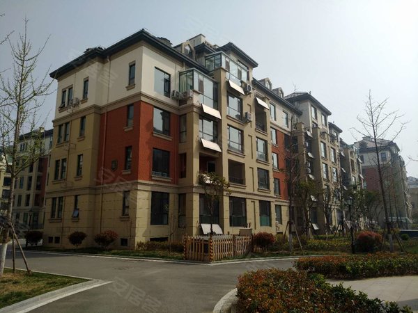 临沂沂南城区环球逸品紧邻沂南四中,环球逸品精装修两室两厅,家具家电