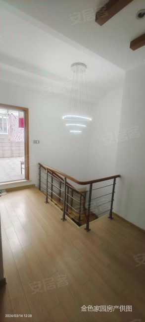 金庭花园三房二卫四楼带阁楼前后大露台