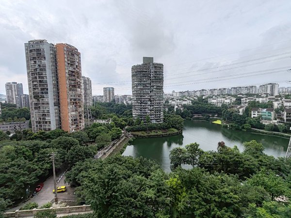 重庆渝北农业园区金鹏两江时光宝圣湖旁精装电梯正两房出租 次新小区