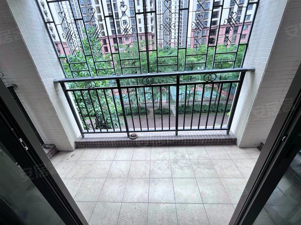 广州增城永和南山丰景花园(一期)南山丰景一期三房一卫出租2000  有