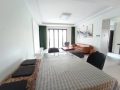 海信燕岛国际公寓 3室2厅1卫  电梯房 精装修151平米