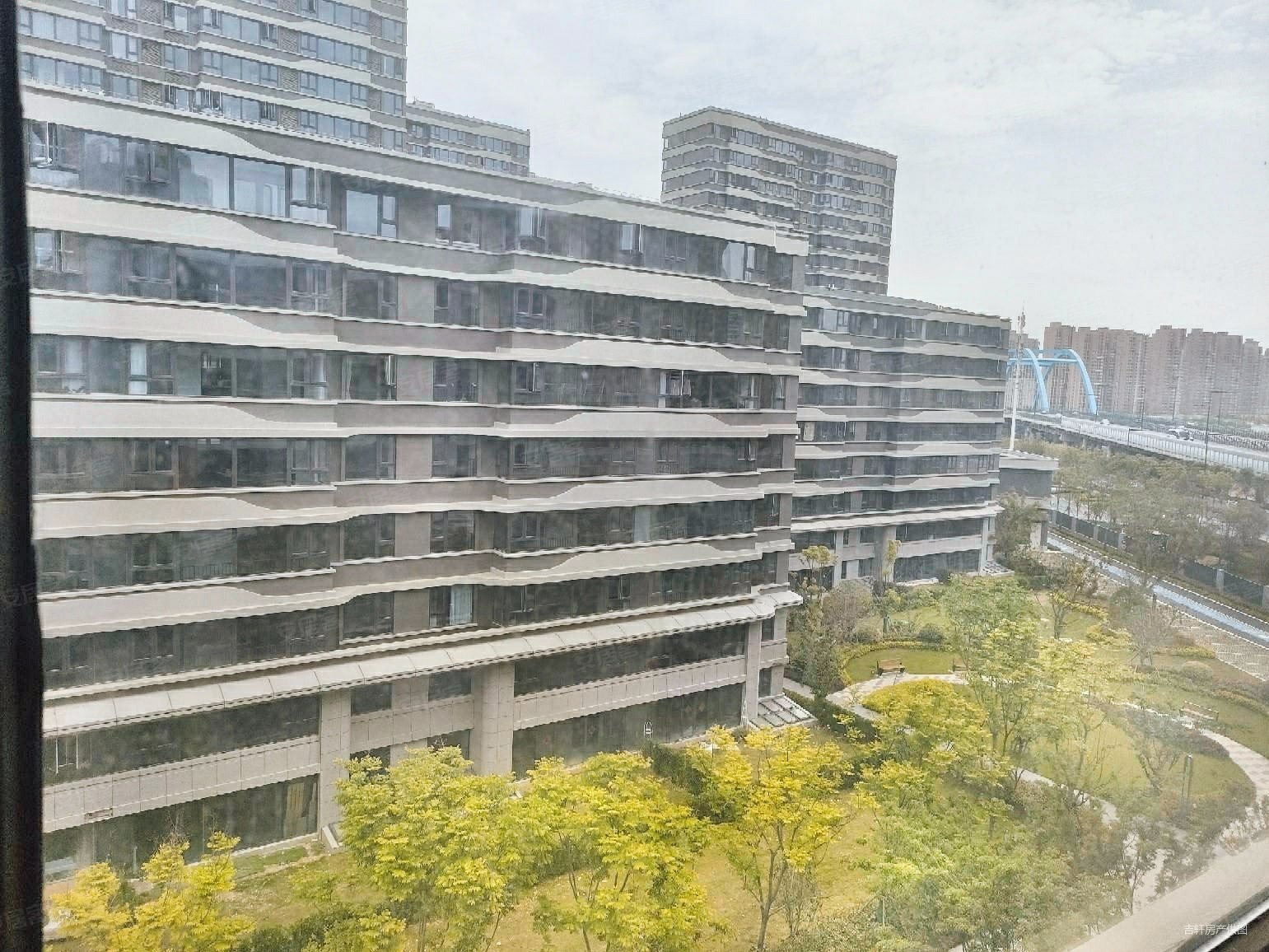 旭辉翡翠江来商品住宅洋房楼层好南北通透双卫格局