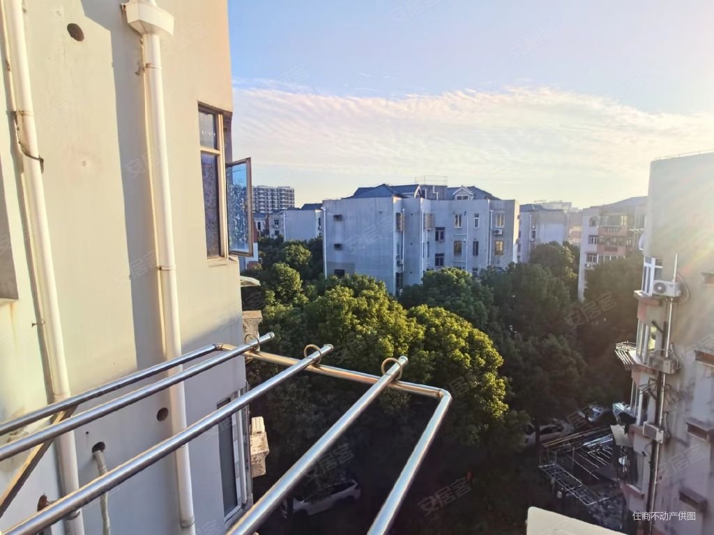 上海房产网>上海二手房>浦东二手房>御桥二手房>康桥花园>1024_768