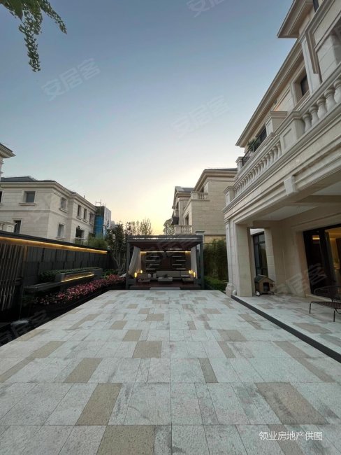 麓山国际带私人车库(独门独院丨前后双花园)大牌家具家电全带