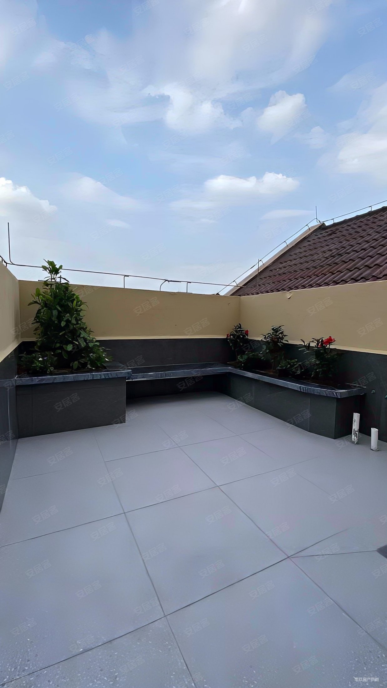 东邦城市花园洋房顶跃3房带屋顶花园全新精装修价格便宜