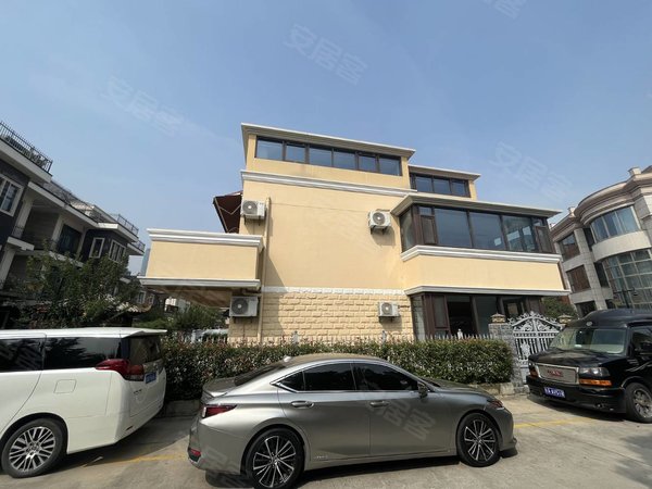 西安高新区高新一中枫叶别墅苑高新别墅 独栋花园喷泉 带车位 住家