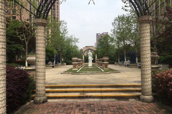 王家湾中央生活区优点、不足，王家湾中央生活区怎么样，王家湾中央生活区周边房产中介经纪人评价-武汉安居