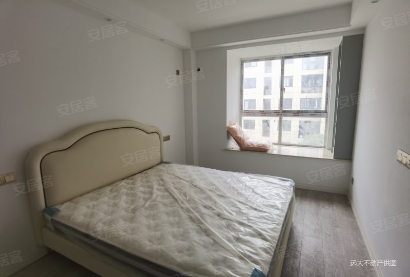 yd扬州天下三期电梯洋房精装修大三房有钥匙随时看有车位急售