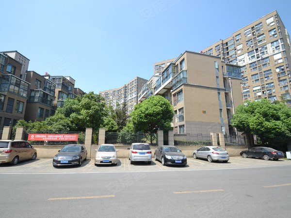 东郊小镇第八街区