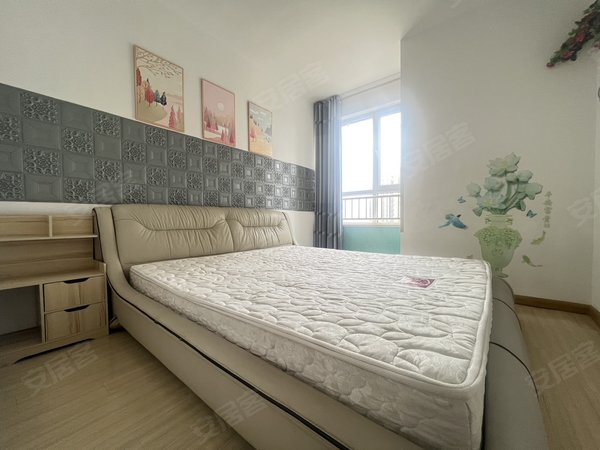 青岛黄岛薛家岛尚品居精装修 套三 家电家具齐全 近地铁站 可拎包入住