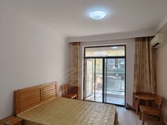 乳山银滩长江路海晶城北向一楼带院年租三千五出租房源真实图片