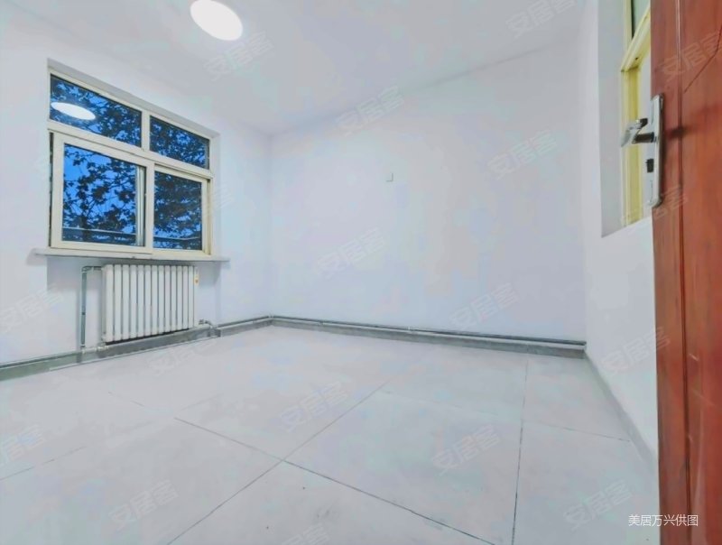 动物园商圈四院宿舍精装两室一厅双气4楼有钥匙