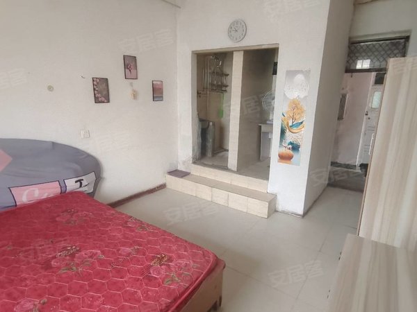 包头昆都仑包百钢铁大街34号街坊包百附近，钢34街坊二楼一室简单家具淋浴450元包暖出租房源真实图片