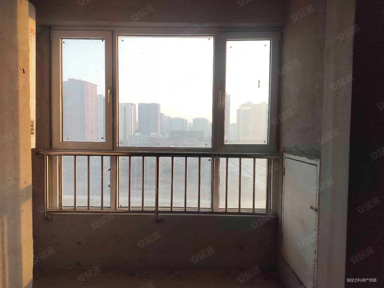 荣联天下城(北区)3室2厅2卫141.1㎡南北86万