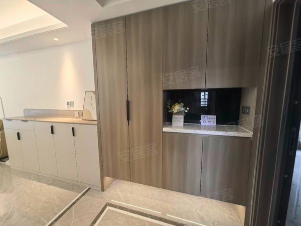 南宁良庆五象大道阳光城光明未来悦高品质小区，全屋空调定制衣柜，包物业费，可拎包入住！出租房源真实图片