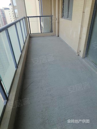 金山湖公园 富辰汇珑湾大五房三卫双套间 寻找有圆人