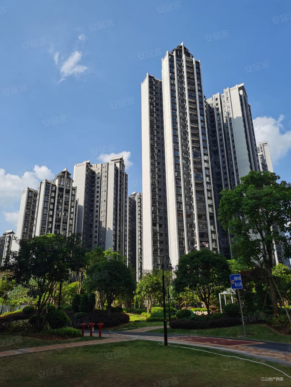 南宁房产网>南宁二手房>邕宁二手房>邕宁周边二手房>合景天峻广场>