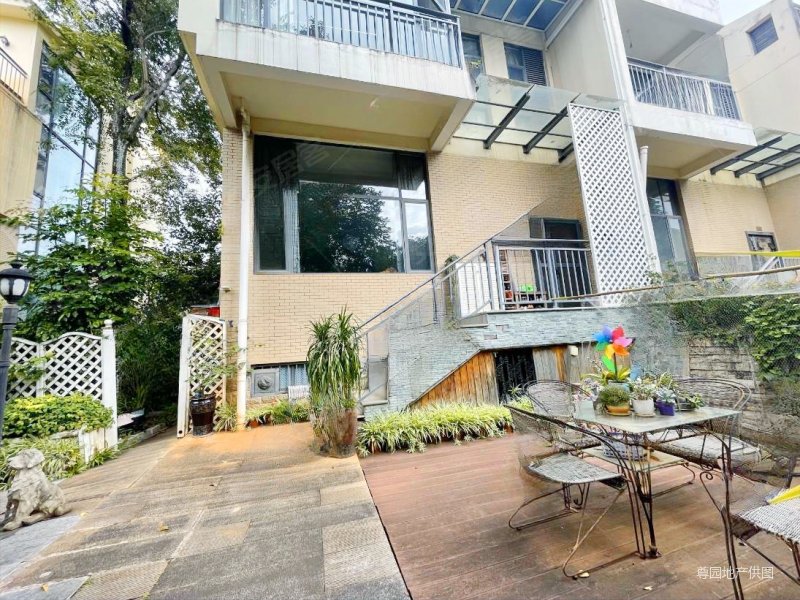 豪装联排别墅端户!带车库花园180平!交通便利