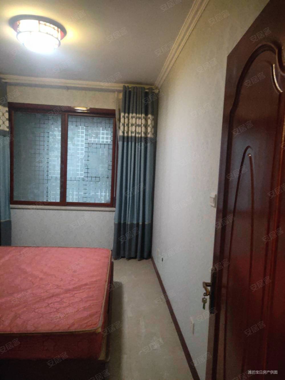 青云国际城3室2厅2卫143.56㎡南北79.9万