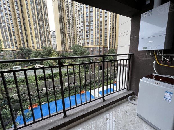 成都郫都郫筒保利熙园人民医院旁边精装房!带阳台 !  拎包入住!