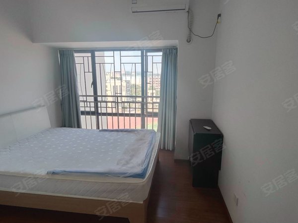 深圳龙华观澜湖润名苑实拍湖润名苑小区房一房一厅拎包入住民水民电