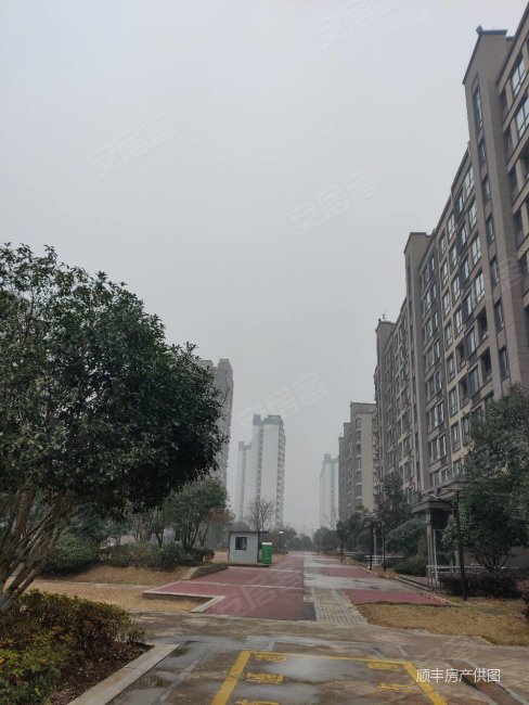 万悦城一期精装三房105平85万