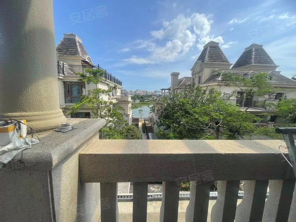 深圳宝安福永御景水岸花园(别墅)立新湖景整栋出租,上下四层共8个房