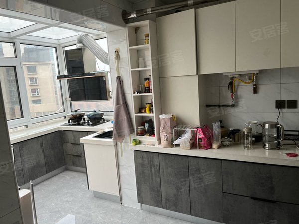 天津塘沽塘沽新村街海韵园(塘沽)一中附近 电梯洋房 三室两厅 干净