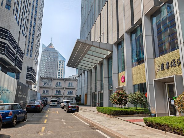 【多图】中铁青岛中心,香港中路租房,中铁青岛中心 1室2厅1卫 电梯房