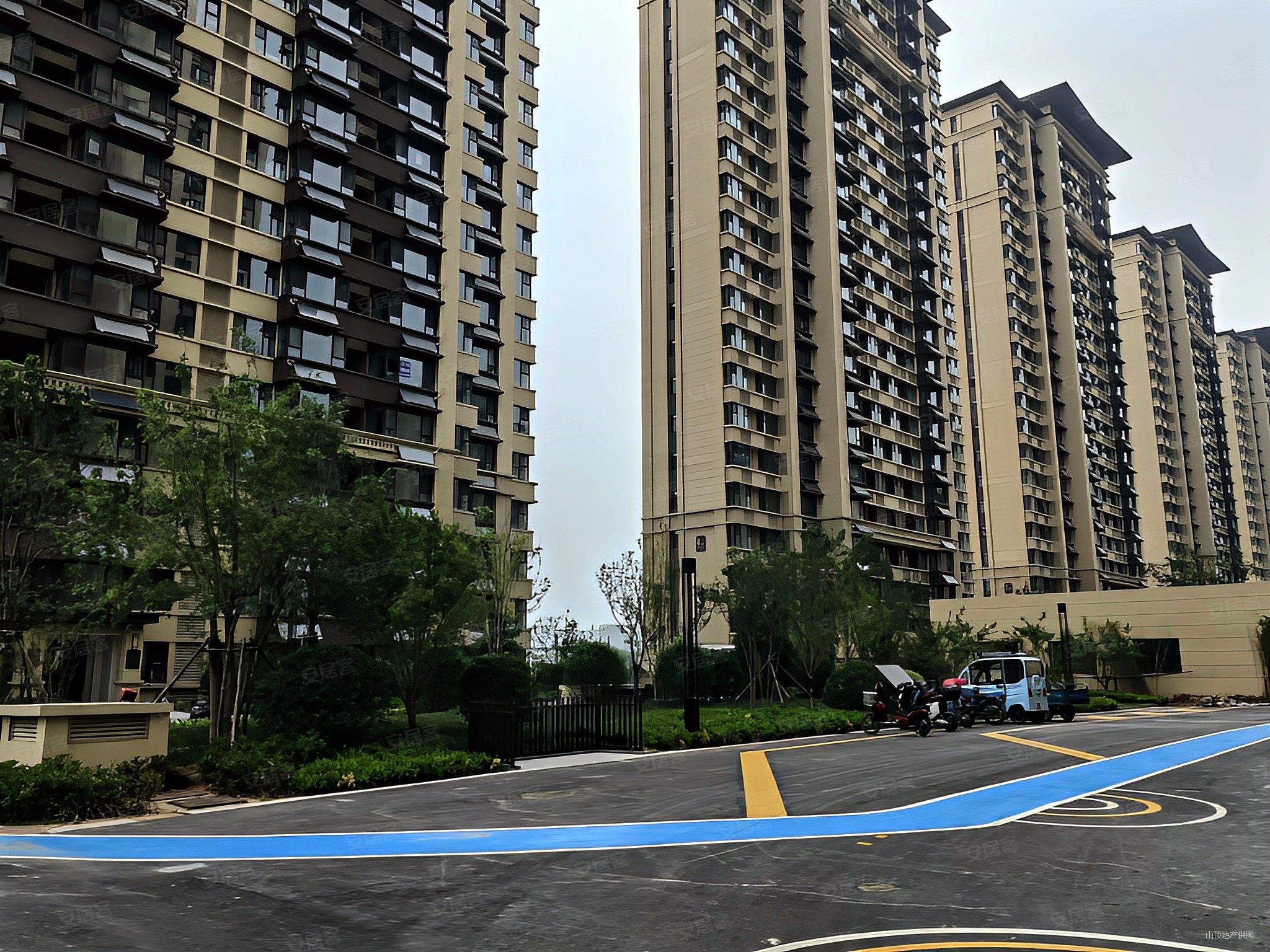 东城俪景3室2厅2卫110.16㎡南北90万