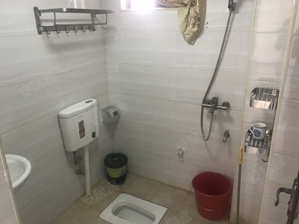 韶关始兴永安大道墨江豪庭墨江豪庭电梯3房,一线江景,包物业费1200!出租房源真实图片