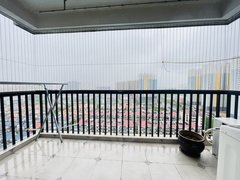 民用水电通燃气带阳台，仙葫警察学院旁小区大三房，精装修配齐