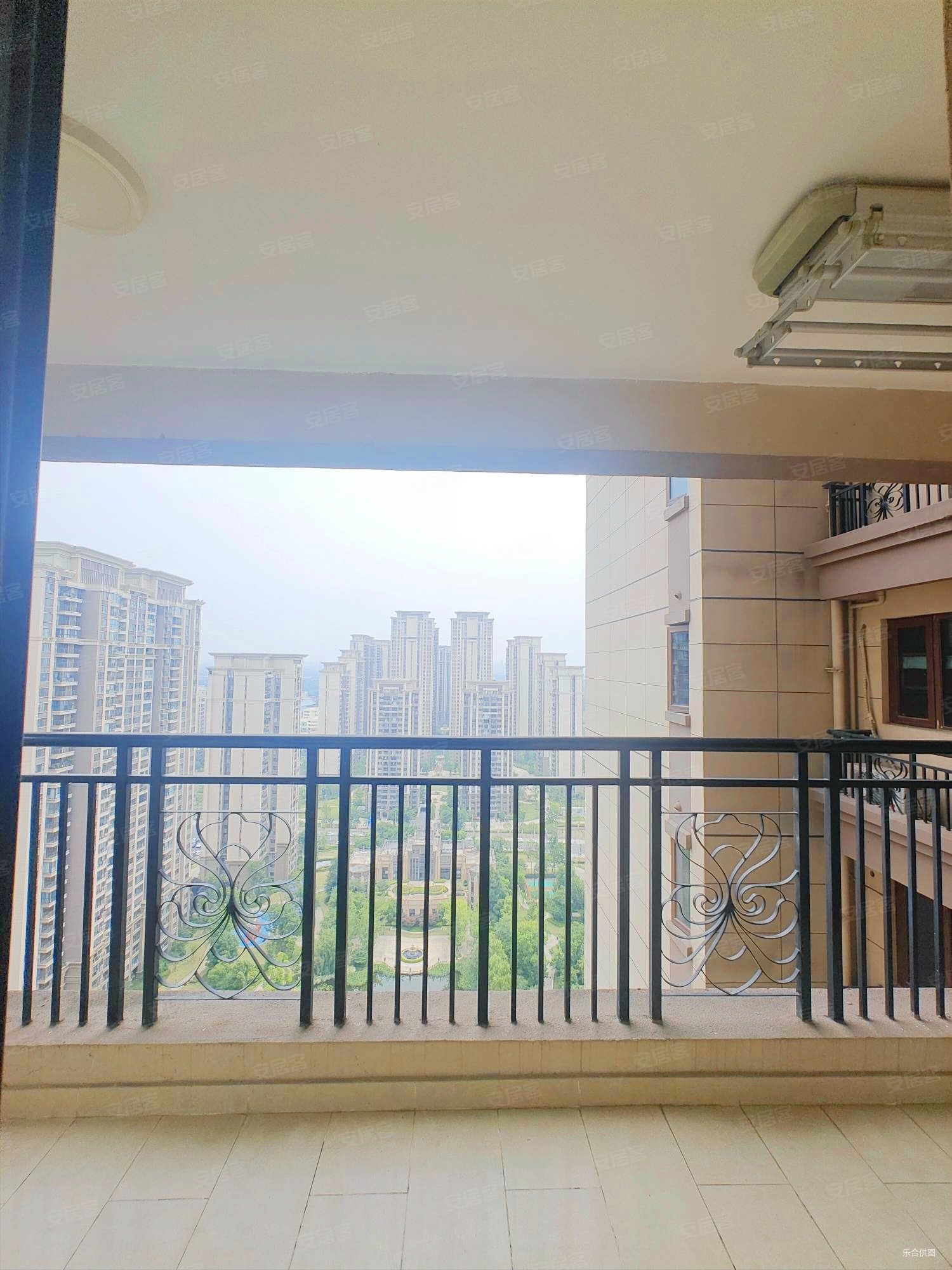 恒大西辰绿洲 商品住宅 带暖气 前后中庭 套四双卫 拎包入住