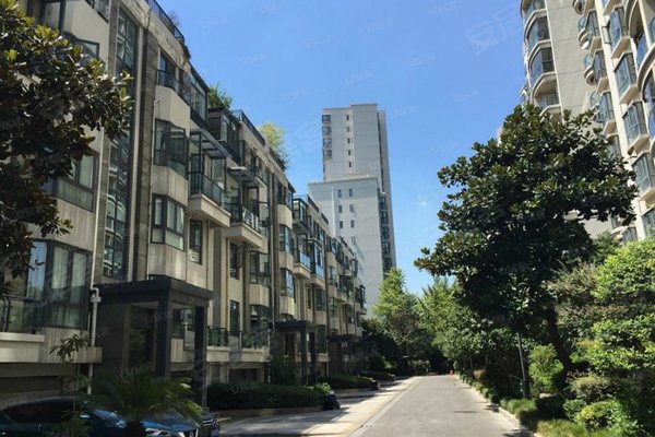 上海二手房 漕河景苑 > 钟达哲解读漕河景苑小区设施特色 【小区设施