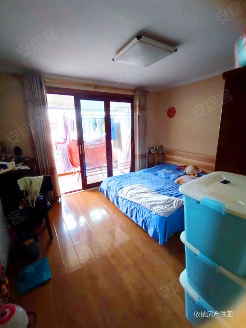 下楼就是四号线地铁口,怡和公寓套二厅,双楠卧,户型方正