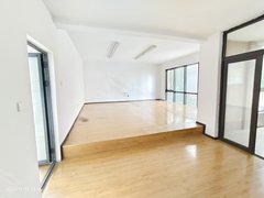 贵阳观山湖观山湖其他高新区旁连排别墅 可做工作室 免费车位 采光好 诚心出租出租房源真实图片