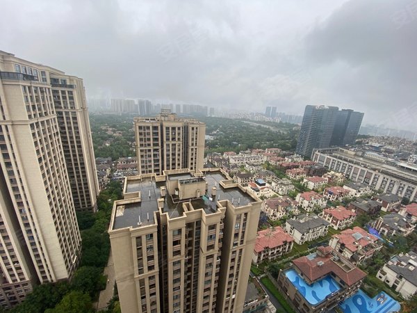 重庆渝北照母山力帆红星国际广场(商住楼)新出好房!