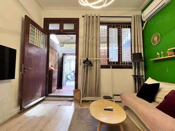 上海徐汇衡山路南昌路585弄小区陕西南路环贸商圈院子进出出租房源