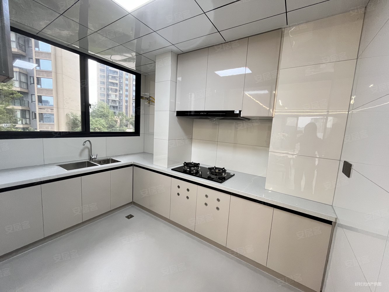 碧桂园生态城3室2厅2卫120㎡南北53.7万