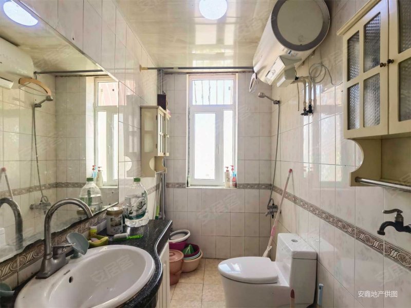 180万急售三室一楼带大院碧浪园一期收费3000