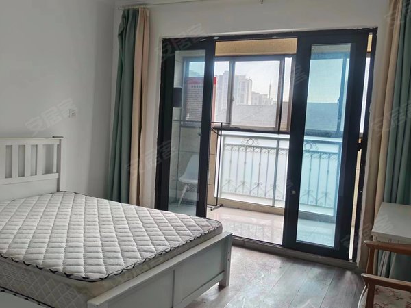 上海宝山顾村罗青湾新苑配套齐全 精装修 电梯房 采光刺眼,停车方便