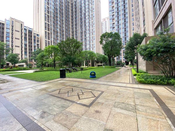 深圳坪山坪山龙光玖云著小区一房公寓 候机楼 14号地铁口 天虹隔壁